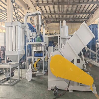 Plastic Crusher Pulverizing Machine for Producing SPC PVC WPC Floor Board