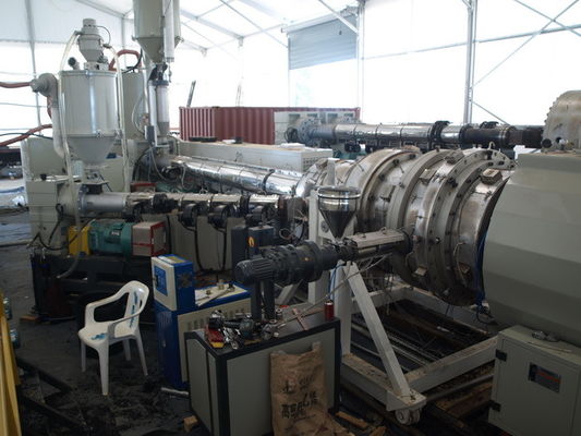 Sob a máquina contínua 800kg/h Max Output Easy To Operate da tubulação de Drainge do HDPE à terra